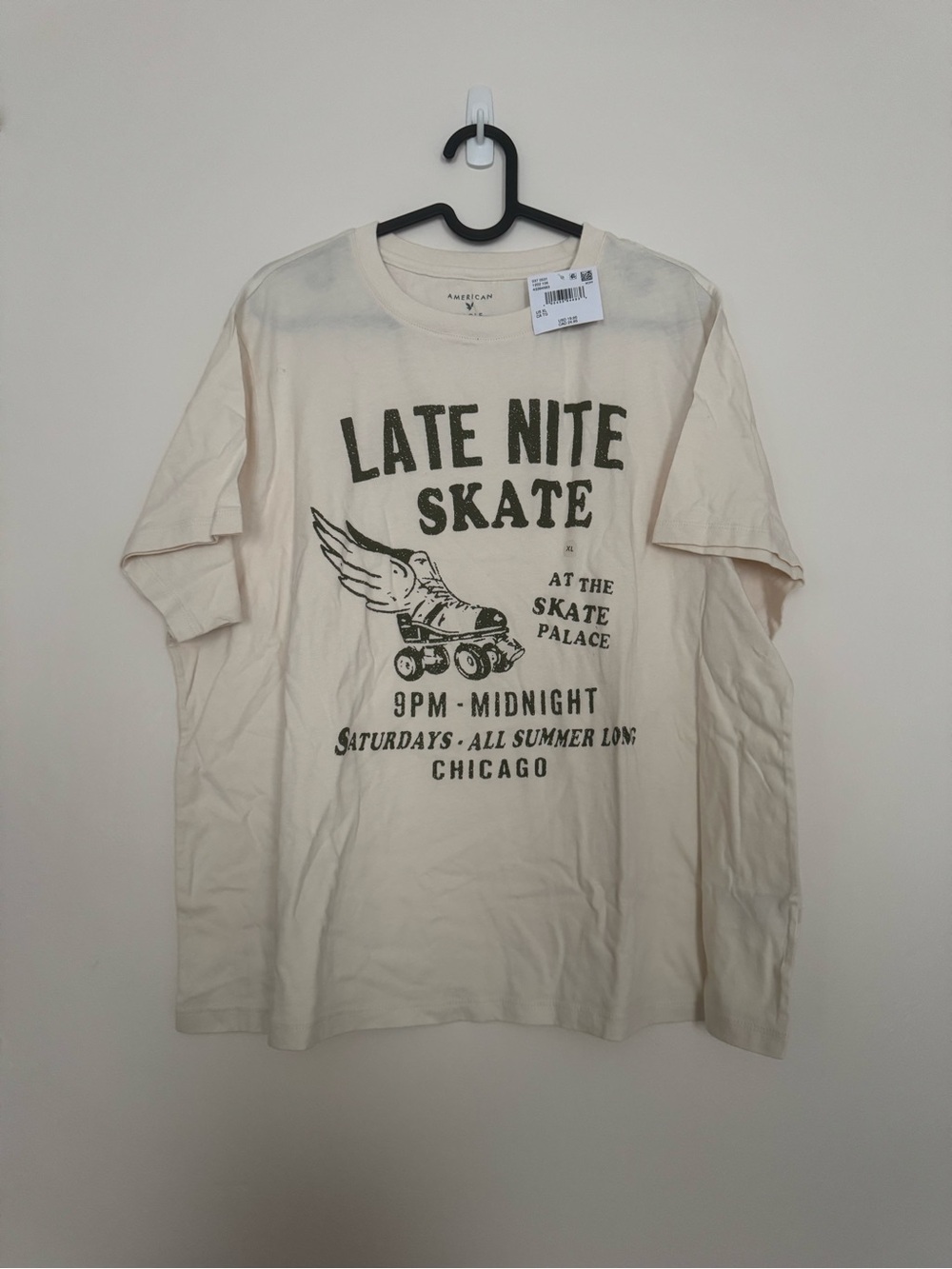 American Eagle Outfitters Cream Late Nite Skate Graphic Tee